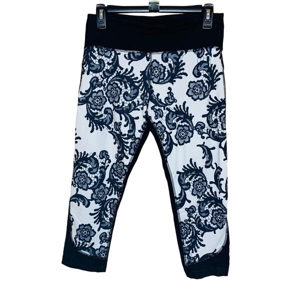 Lululemon Black and White Lace Print Cropped Leggings - Picture 1 of 3